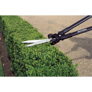 Foarfeca pentru gazon si gard viu Fiskars PowerLever GS53
