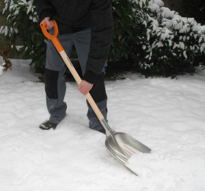lopata-fiskars-snow-grain-1001637